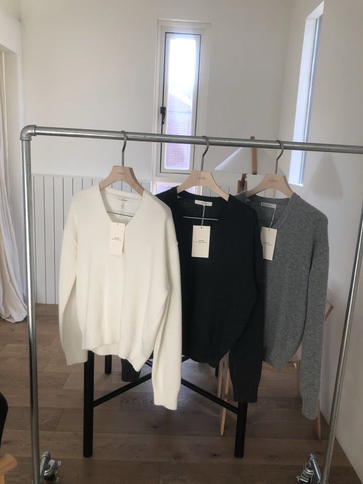 [LE BUTTER] Cashmere V-Neck Knit 5