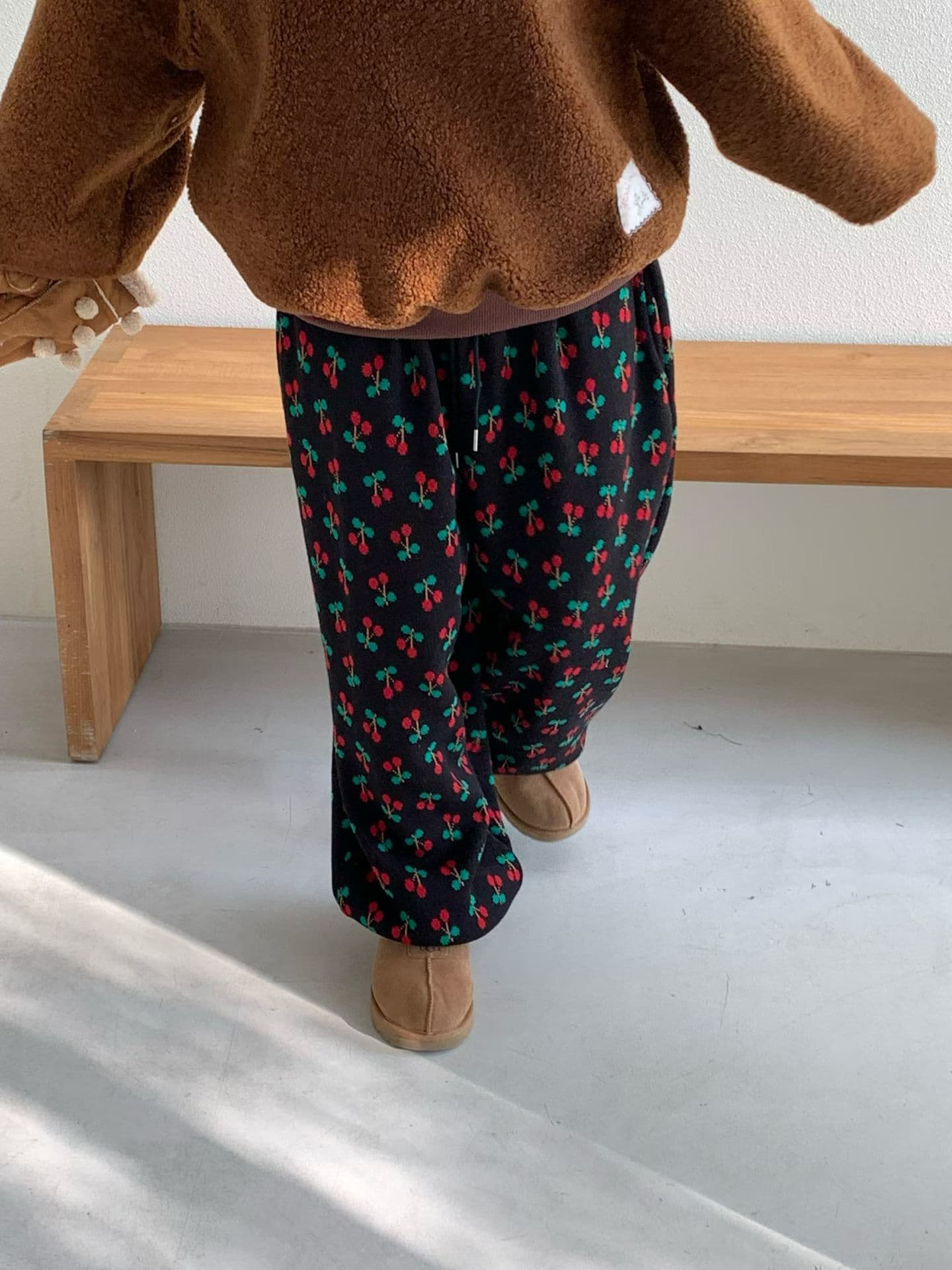 [VENTI] Ob Cherry Pants 4