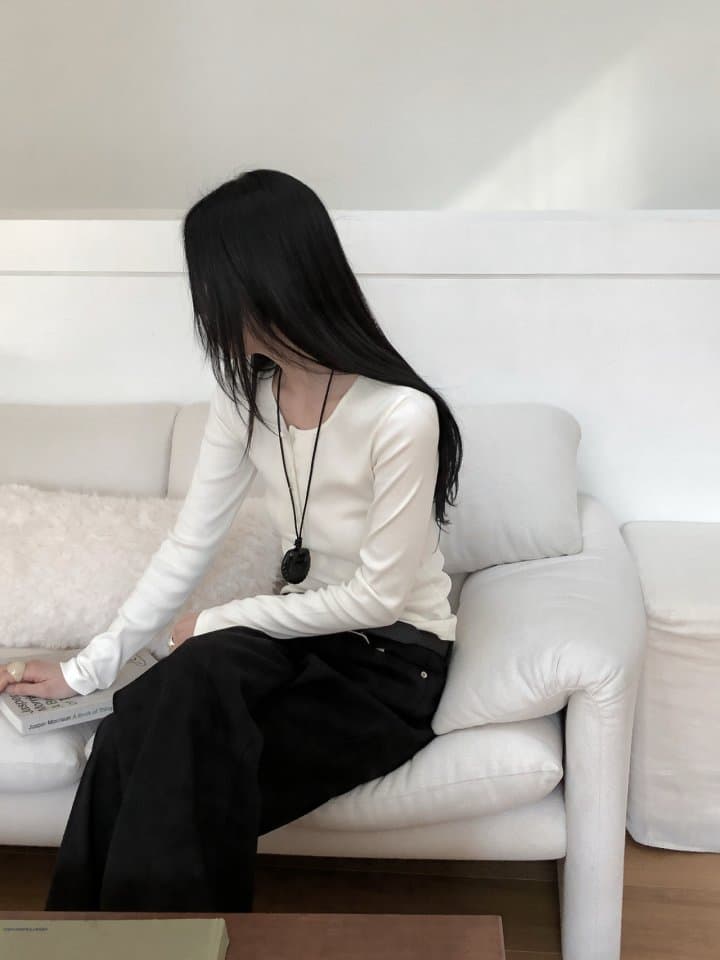 [LE BUTTER] Ribbed Button T-Shirt 5