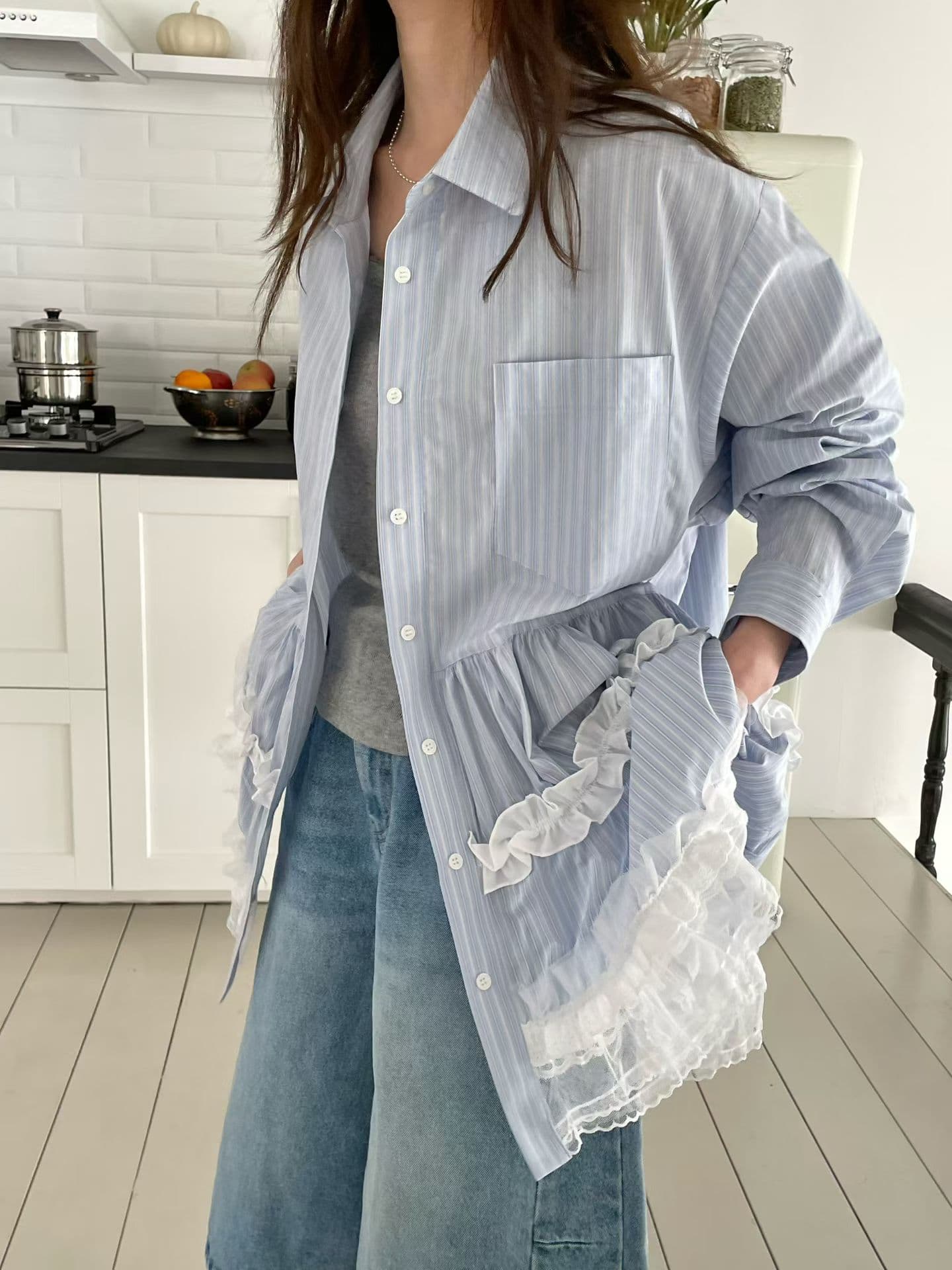 [VENTI] Frill Tiered Lace Shirt 2