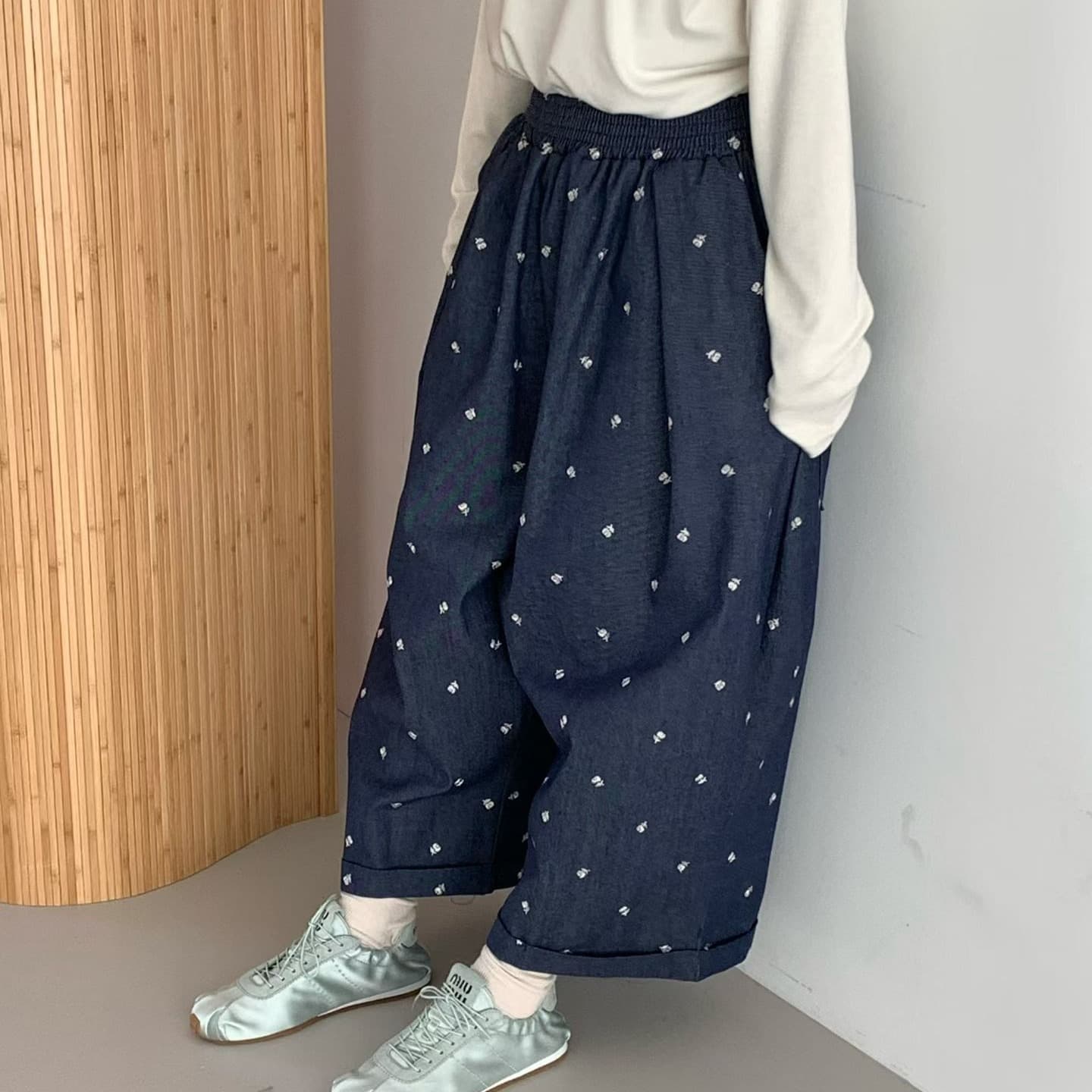 [VENTI] Berry Denim Embroidered Pants 1