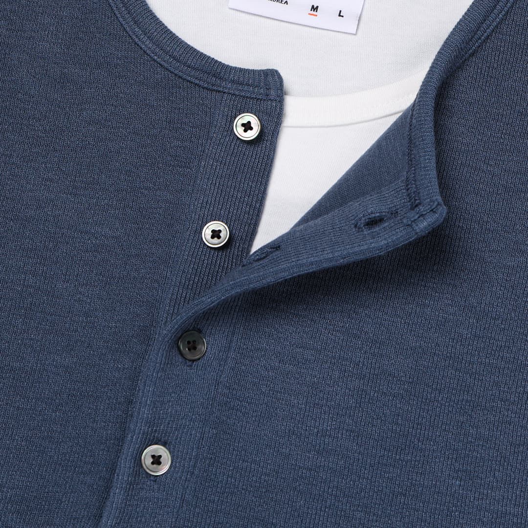 [LOGAN] Store Layered Henley Neck T-Shirt 2