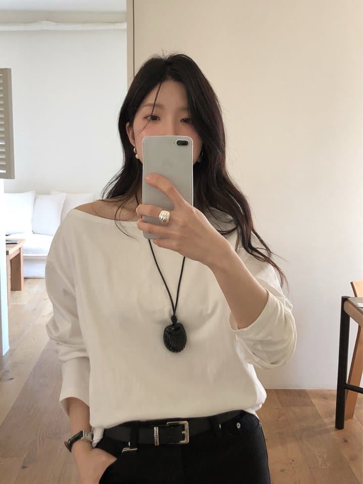 [LE BUTTER] Wide-Neck T-Shirt 9