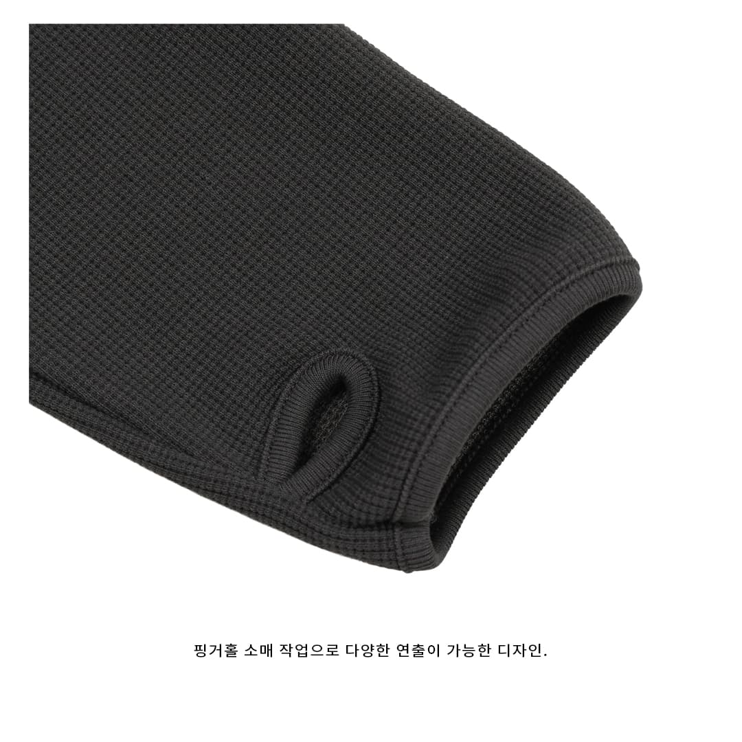 [LOGAN] Finger Hole Henley Neck Waffle Long Sleeve T-Shirt 5