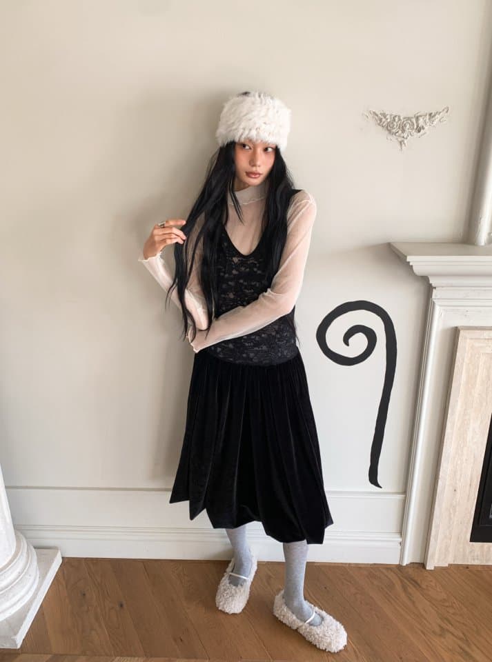 [FOUNDATION] Lace Velvet Balloon Dress 3
