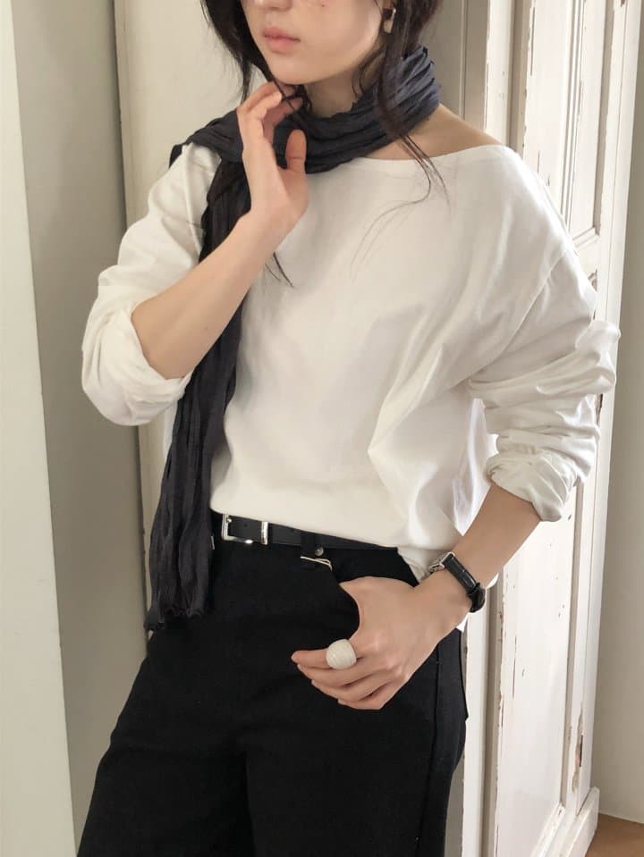 [LE BUTTER] Wide-Neck T-Shirt 6