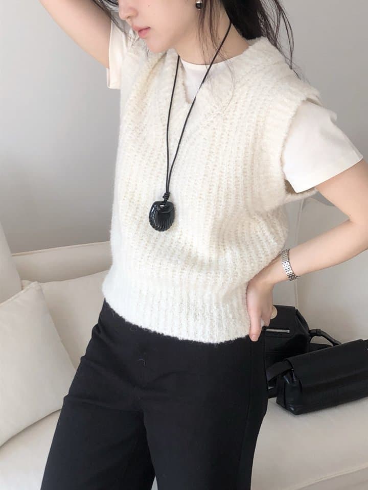 [LE BUTTER] Alpaca Vest 7