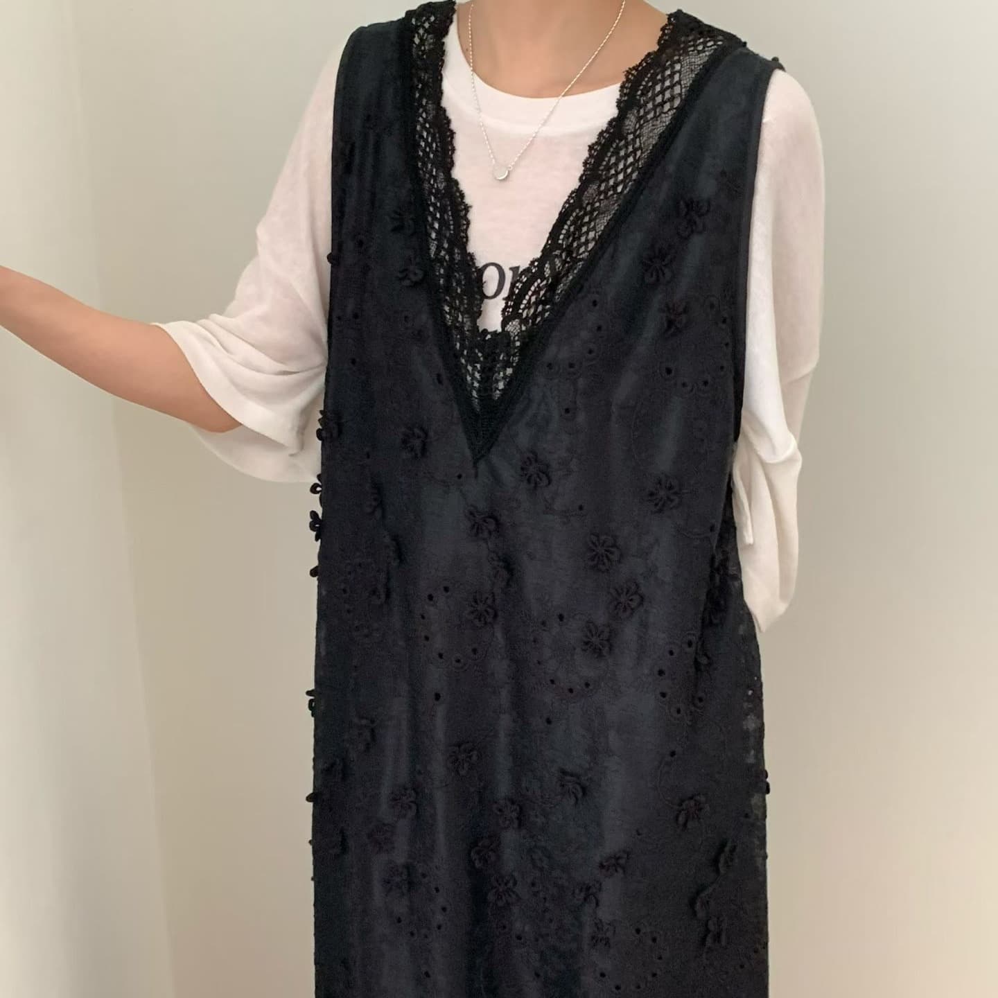 [VENTI] Euro Lace Sleeveless Dress 1