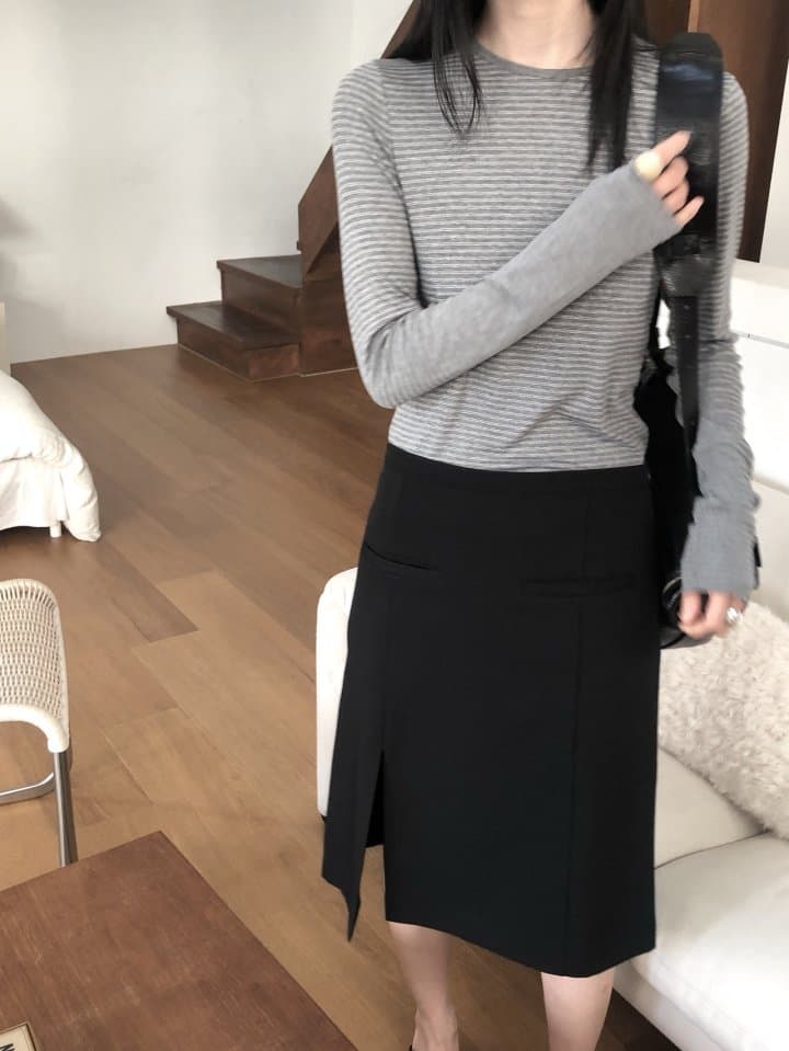 [LE BUTTER] Mono Striped T-Shirt 8