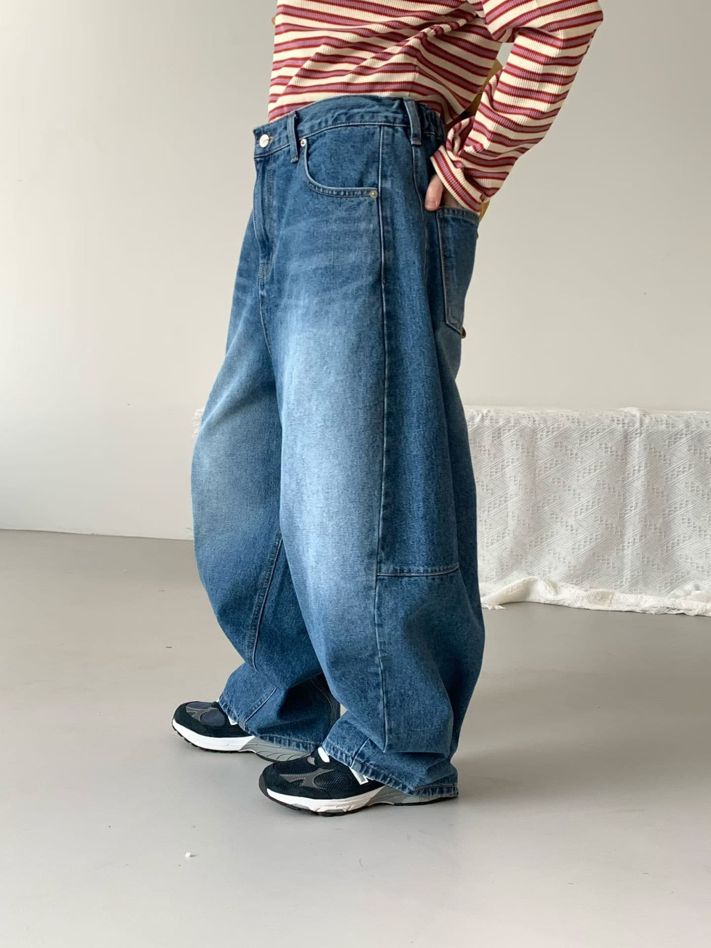 [VENTI] Fade Curve Jeans 3