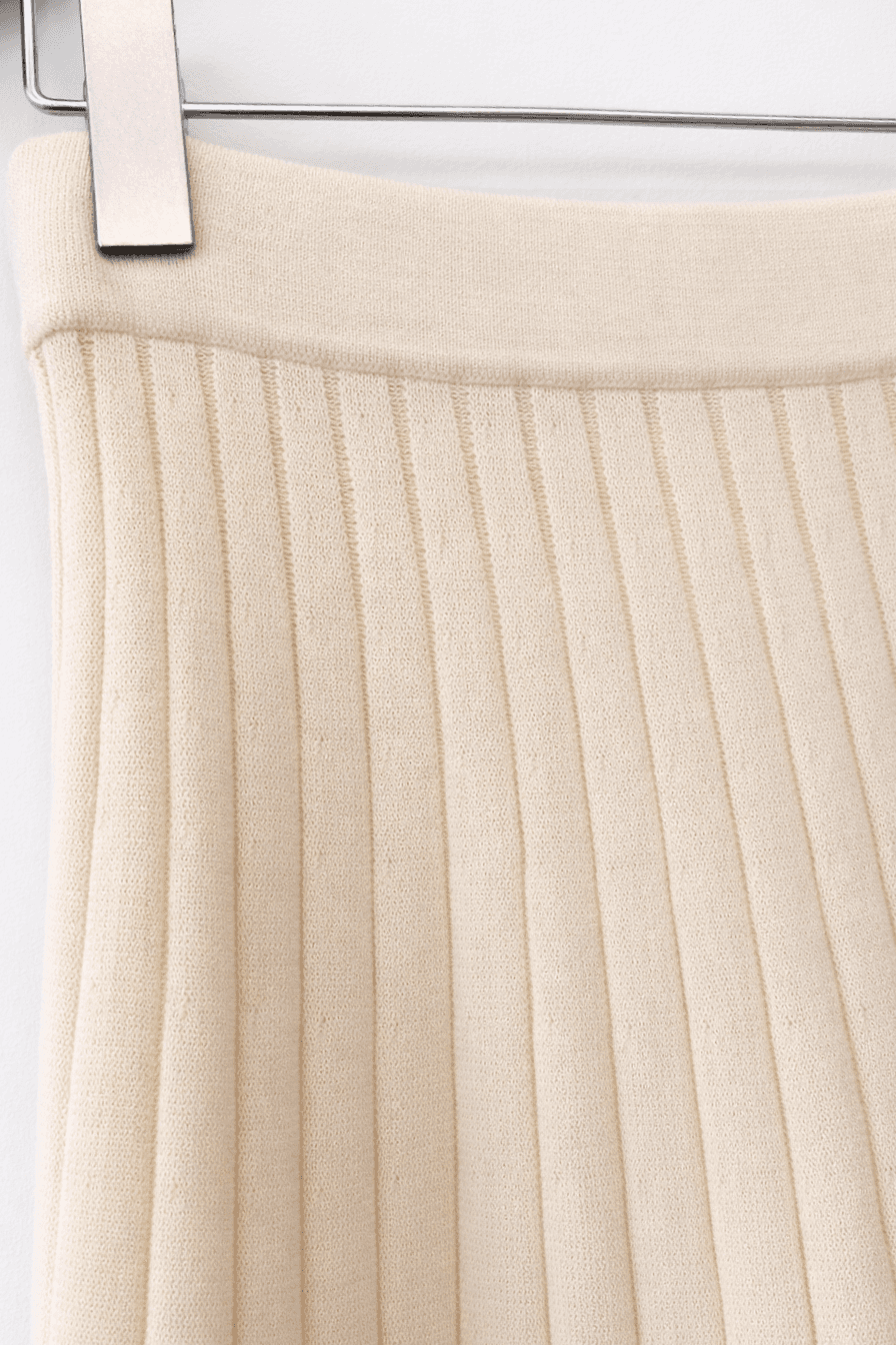 [FAV] Ribed Kintted Skirt 2