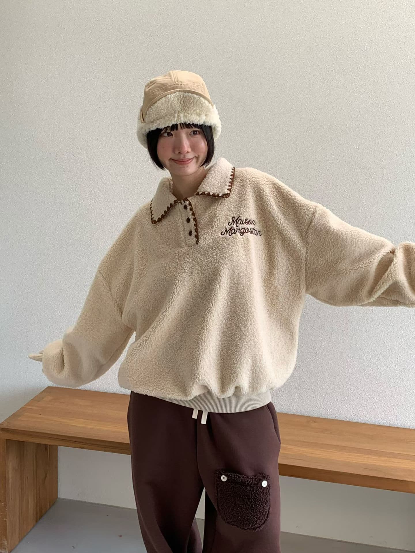 [VENTI] Mellow Collared Sweatshirt 8