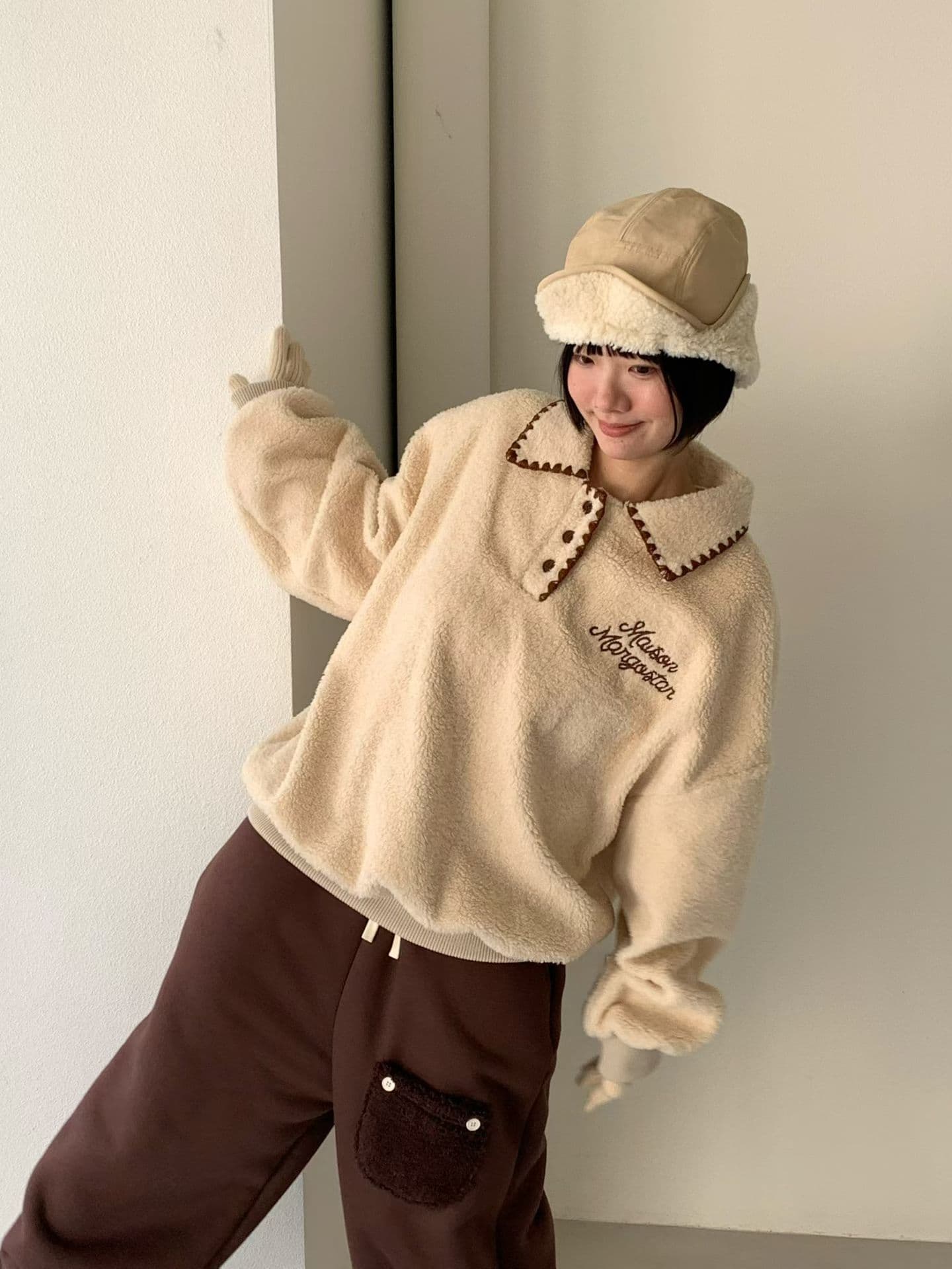 [VENTI] Mellow Collared Sweatshirt 5