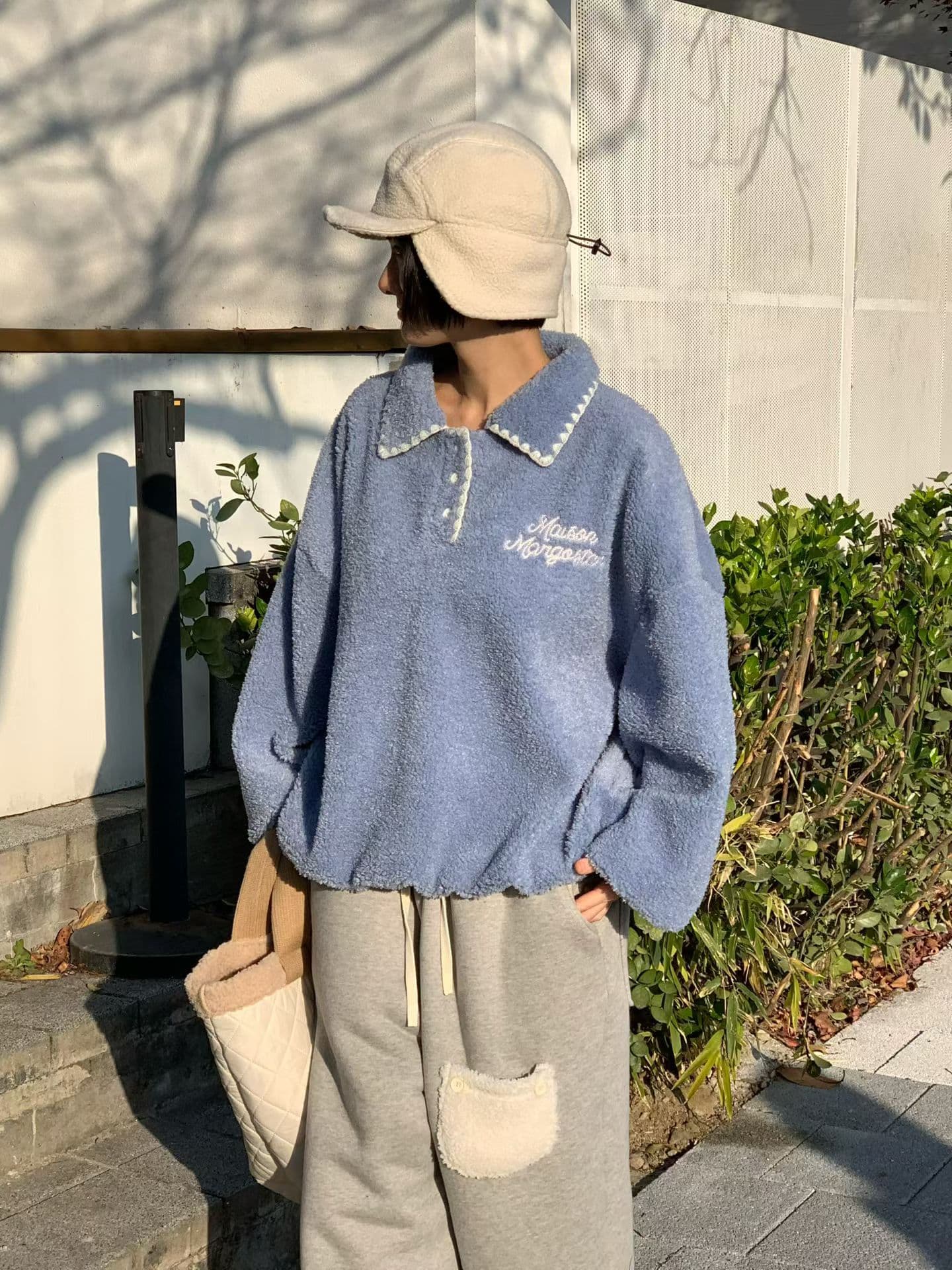 [VENTI] Mellow Collared Sweatshirt 4