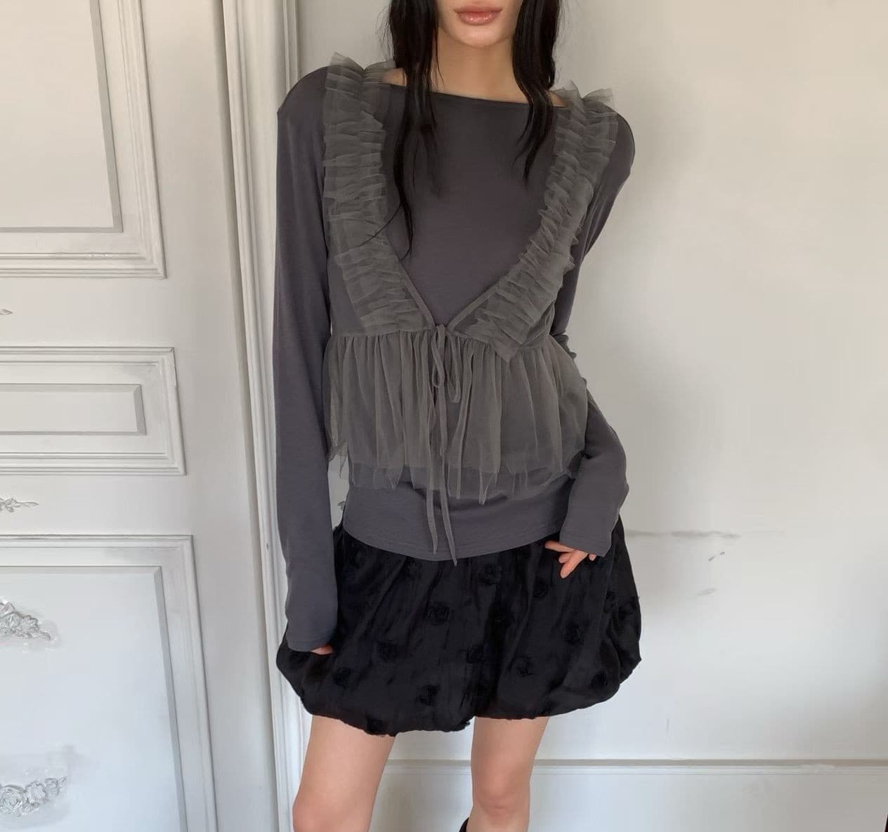[FOUNDATION] Loose Ruffle Mesh Layered Vest 3