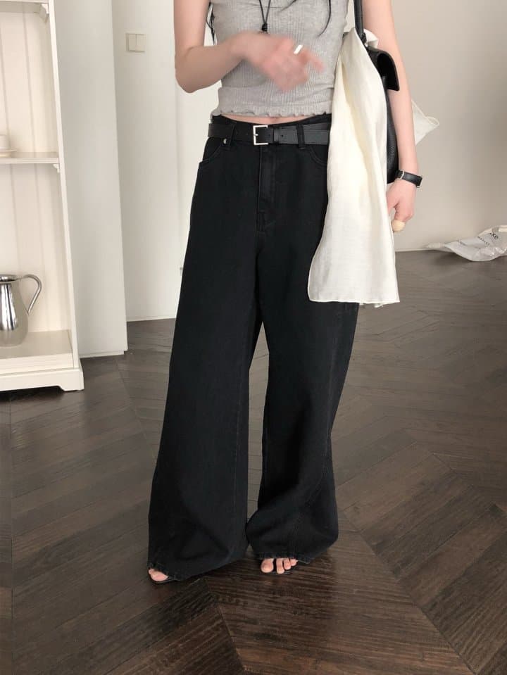 [LE BUTTER] Epor Black Jeans 2