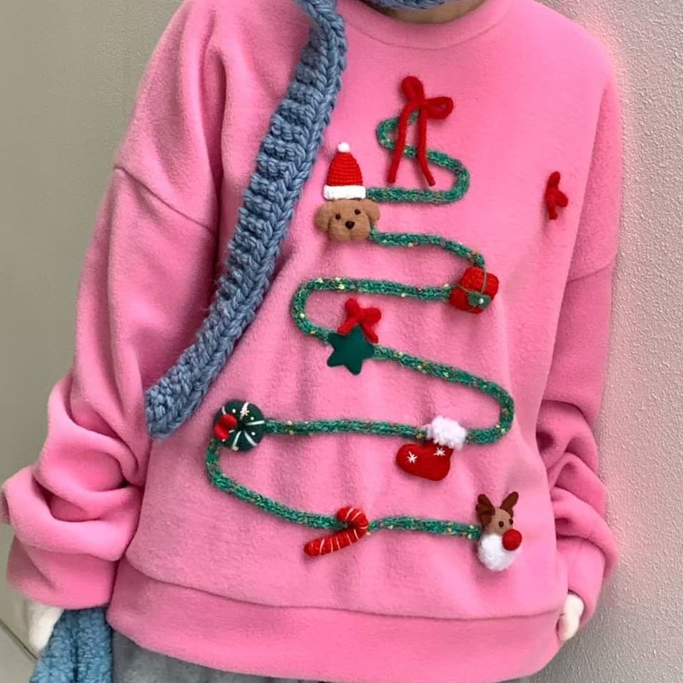 [VENTI] Christmas Box Sweatshirt 1