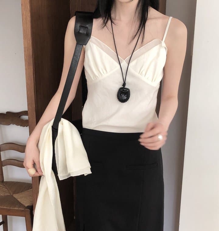 [LE BUTTER] Frill Slub Blouse 3