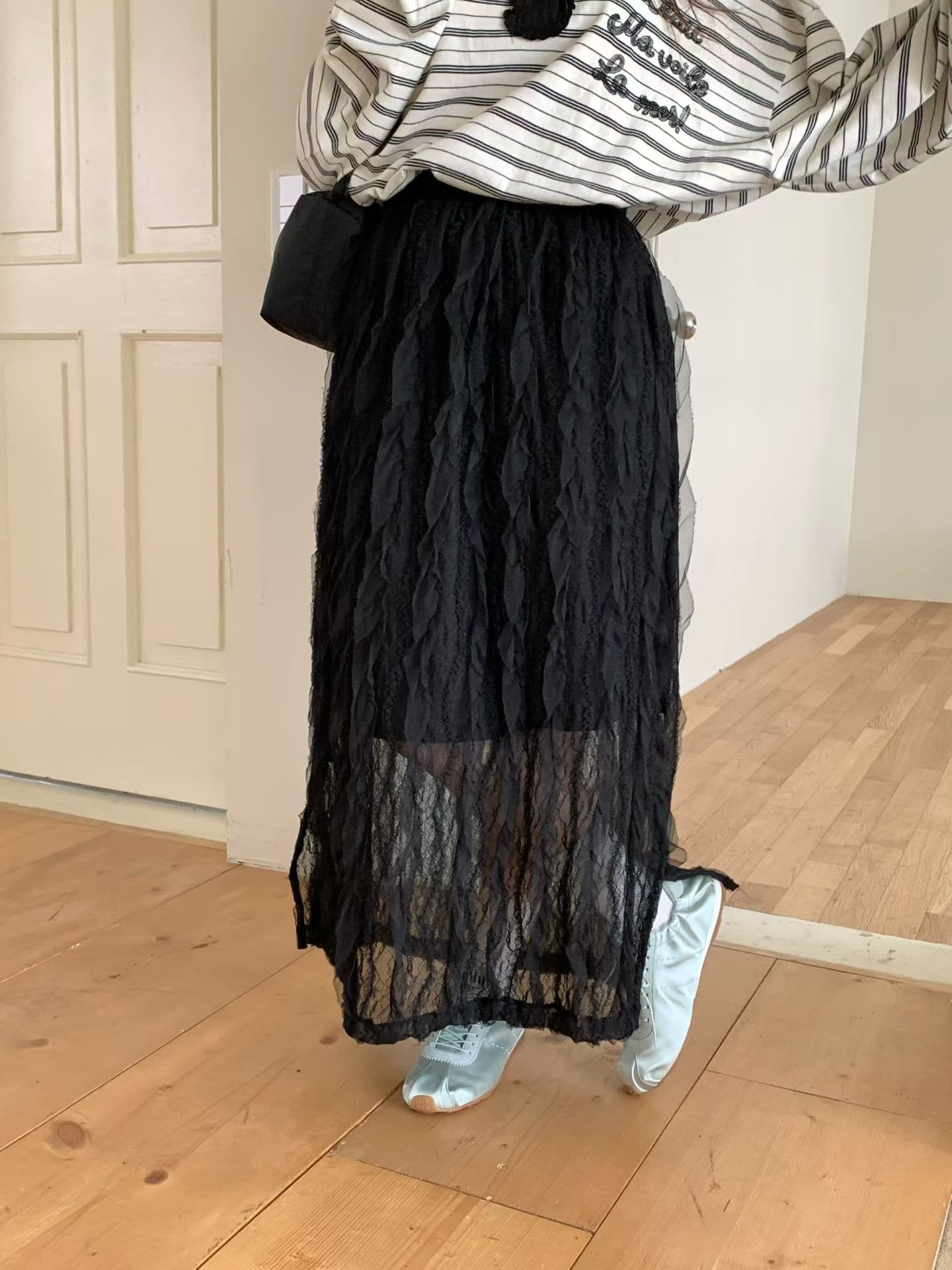 [VENTI] Wave Lace Skirt 3