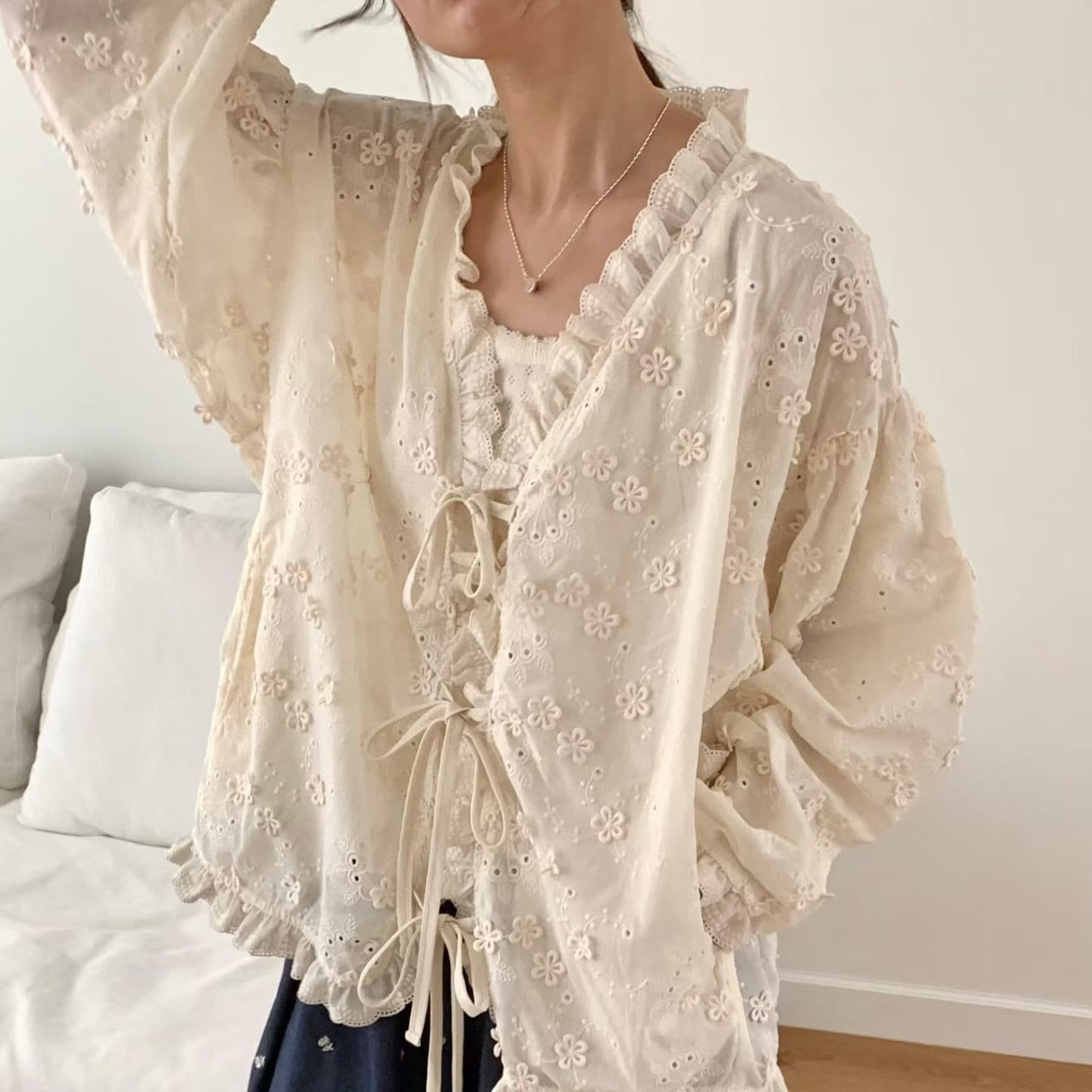 [VENTI] Ribbon Lace Cardigan 1