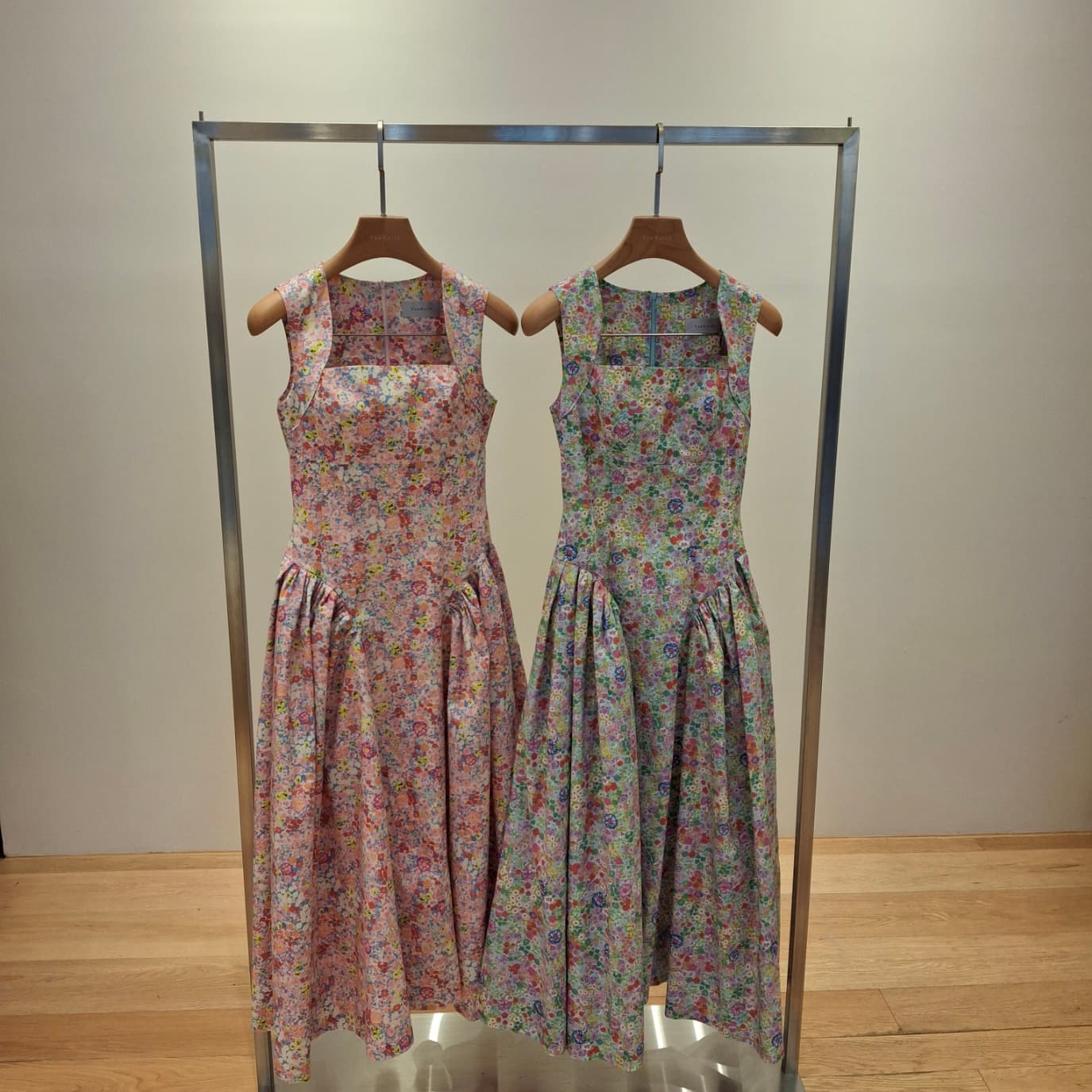 Flu Sleeveless Dress 4