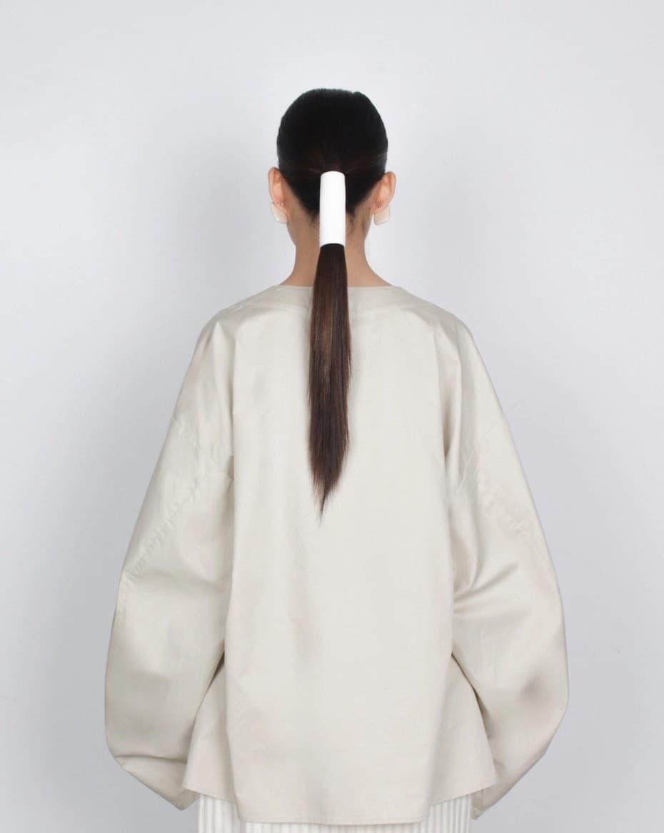 [TEXTURE] Tun V-Neck Balloon Blouse 8