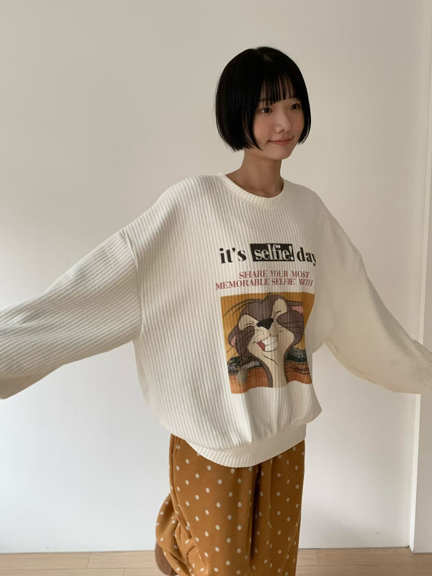 [VENTI] Selfie Sweatshirt 4