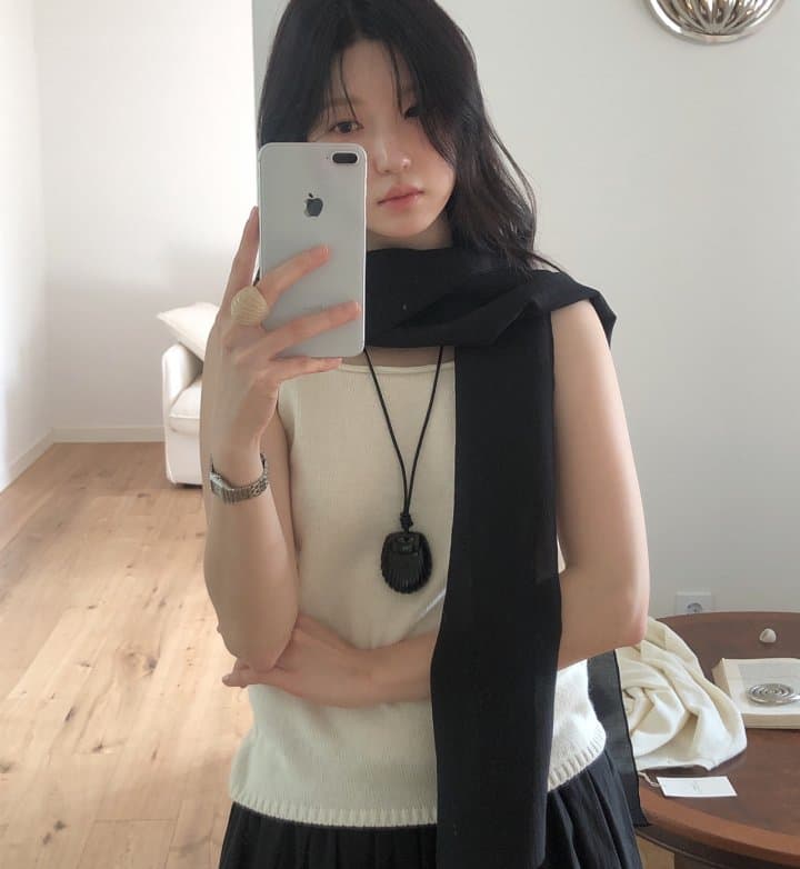 [LE BUTTER] Raccoon Tay Sleeveless Top 3