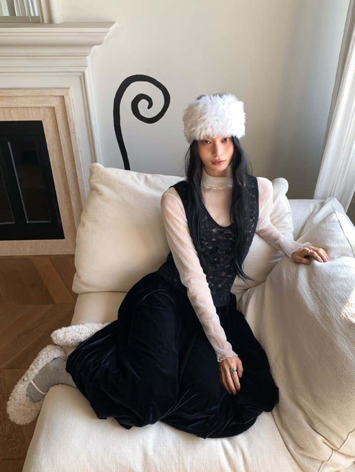 [FOUNDATION] Lace Velvet Balloon Dress 6