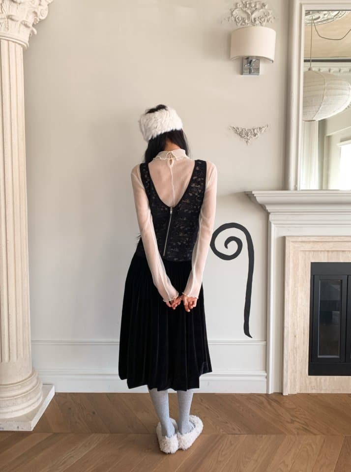 [FOUNDATION] Lace Velvet Balloon Dress 4