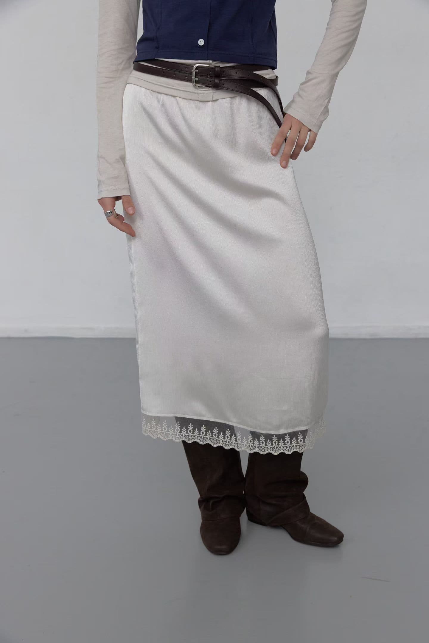 [FOUNDATION] Loin Lace Satin Banded Skirt 9