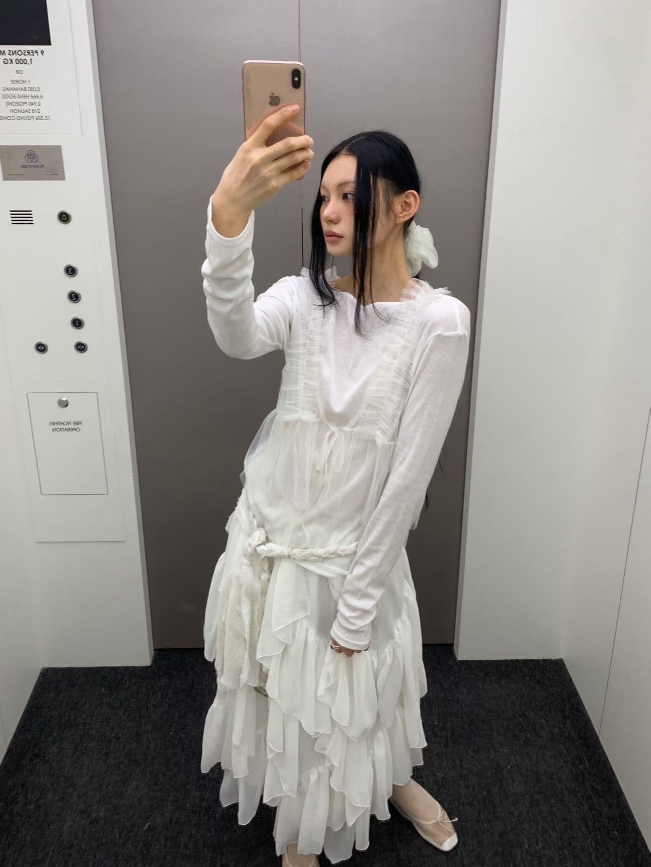 [FOUNDATION] Loose Ruffle Mesh Layered Vest 9