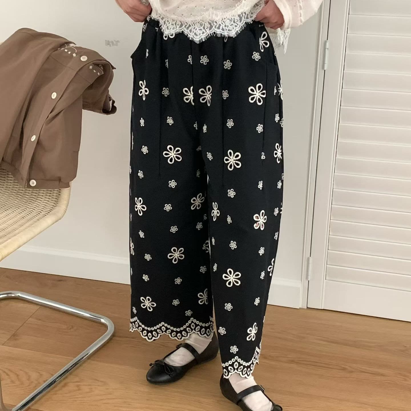 [VENTI] Cult Flower Banding Pants 1