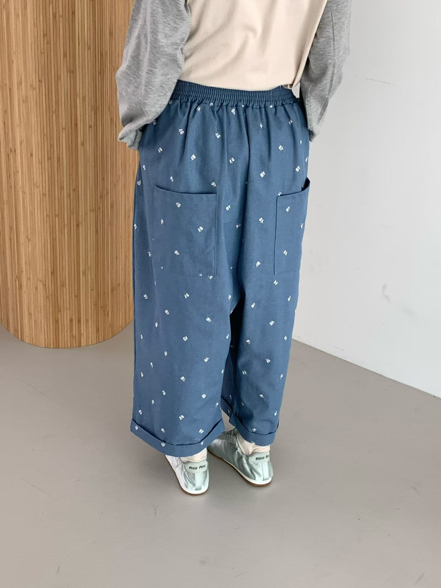 [VENTI] Berry Denim Embroidered Pants 4