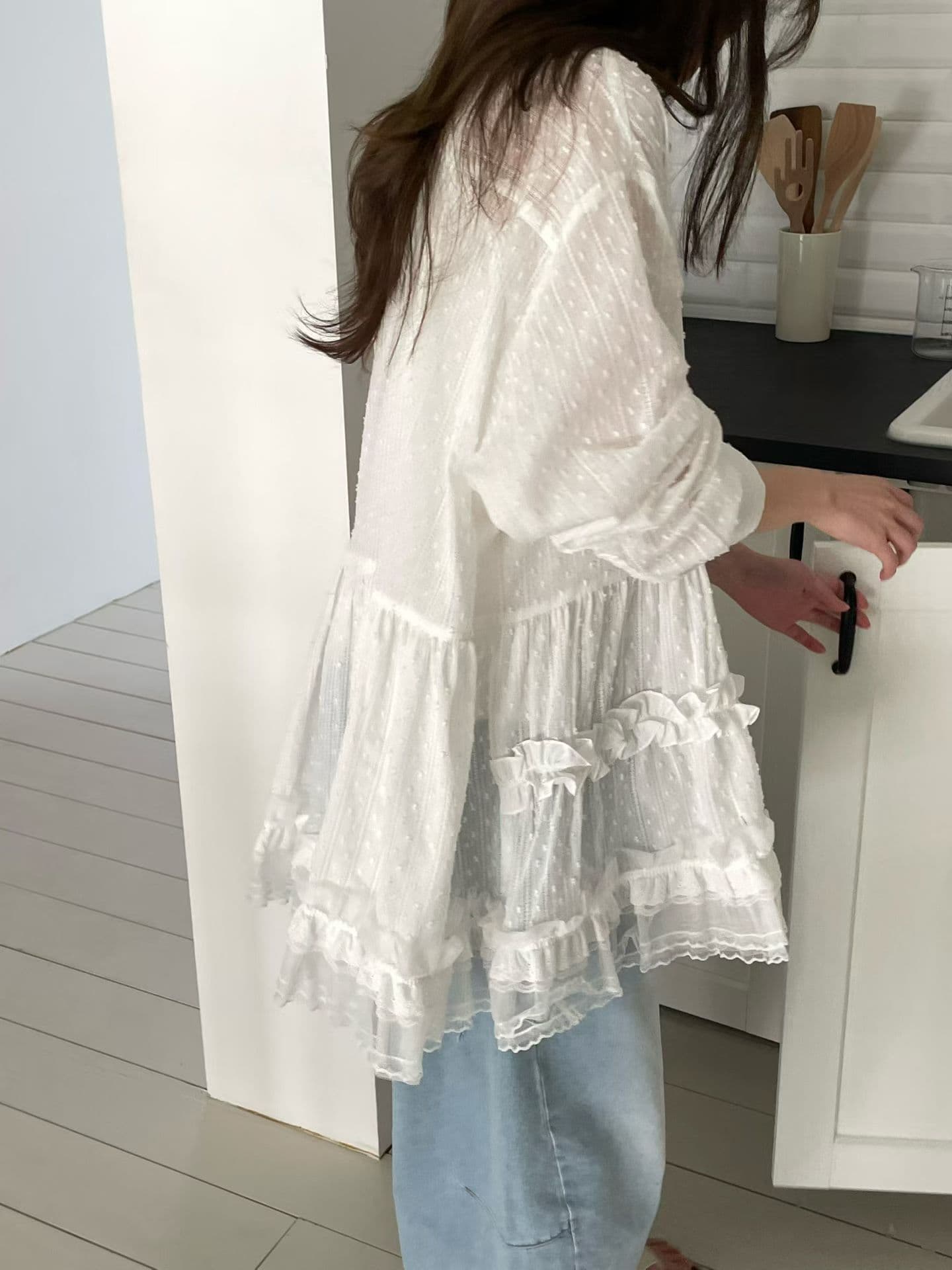 [VENTI] Frill Tiered Lace Shirt 8