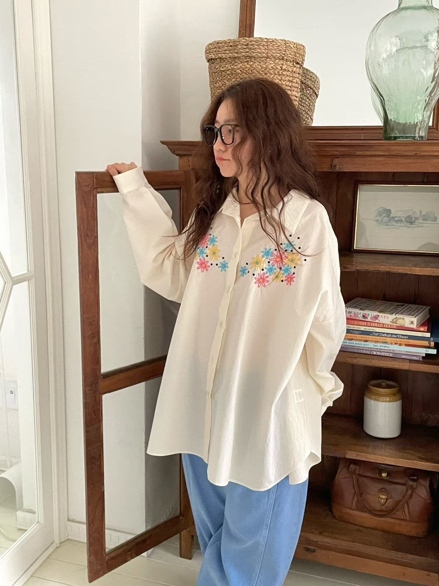 [VENTI] Decalcomania Embroidered Shirt 2