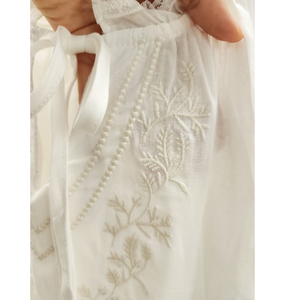 [MARIGOLD] Art Cream Embroidery Blouse 6