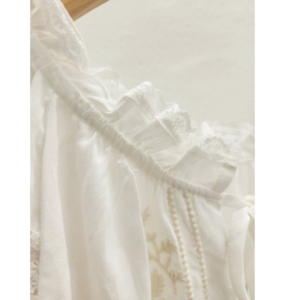 [MARIGOLD] Art Cream Embroidery Blouse 7