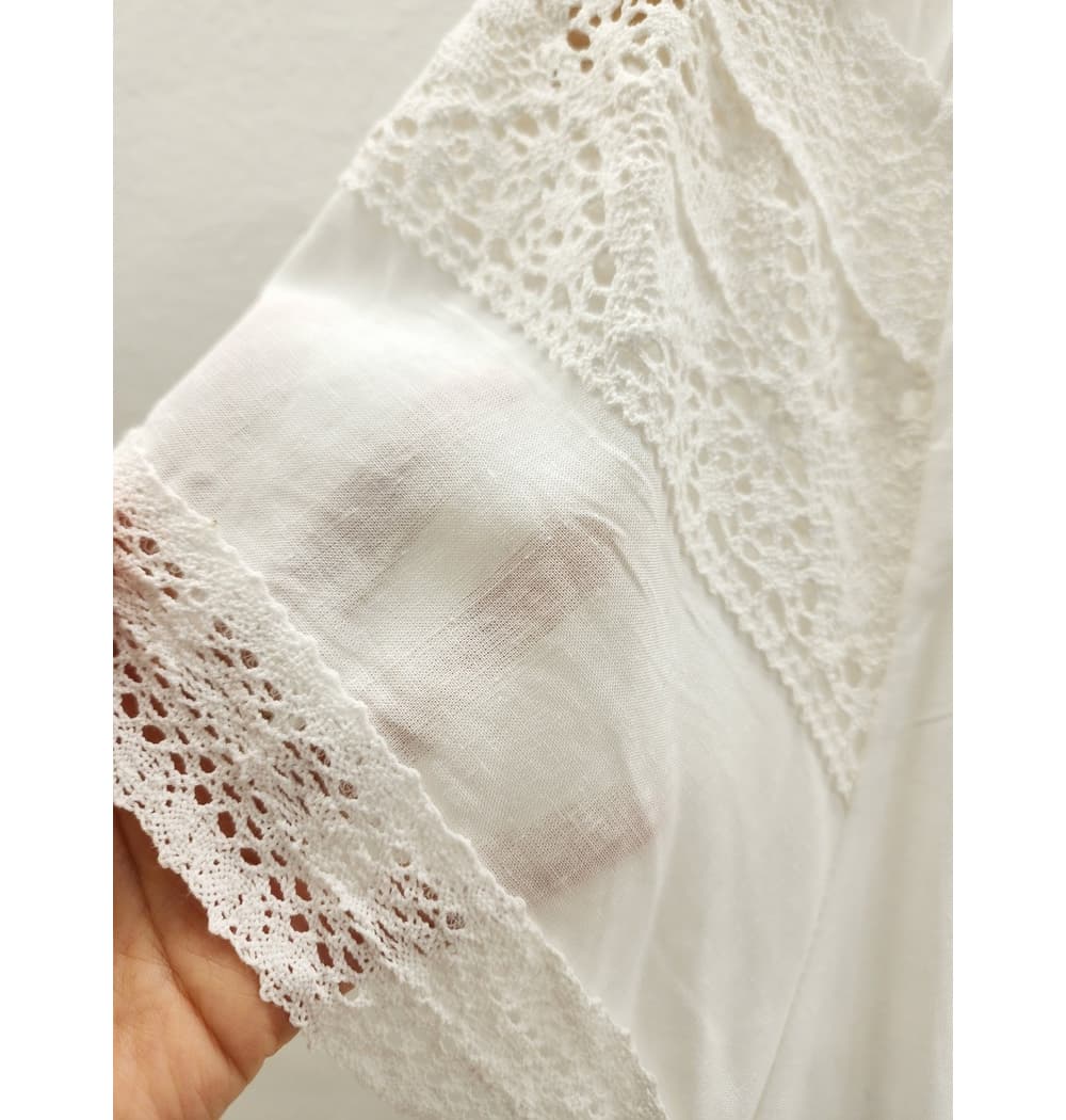 [MARIGOLD] Art Cream Embroidery Blouse 5
