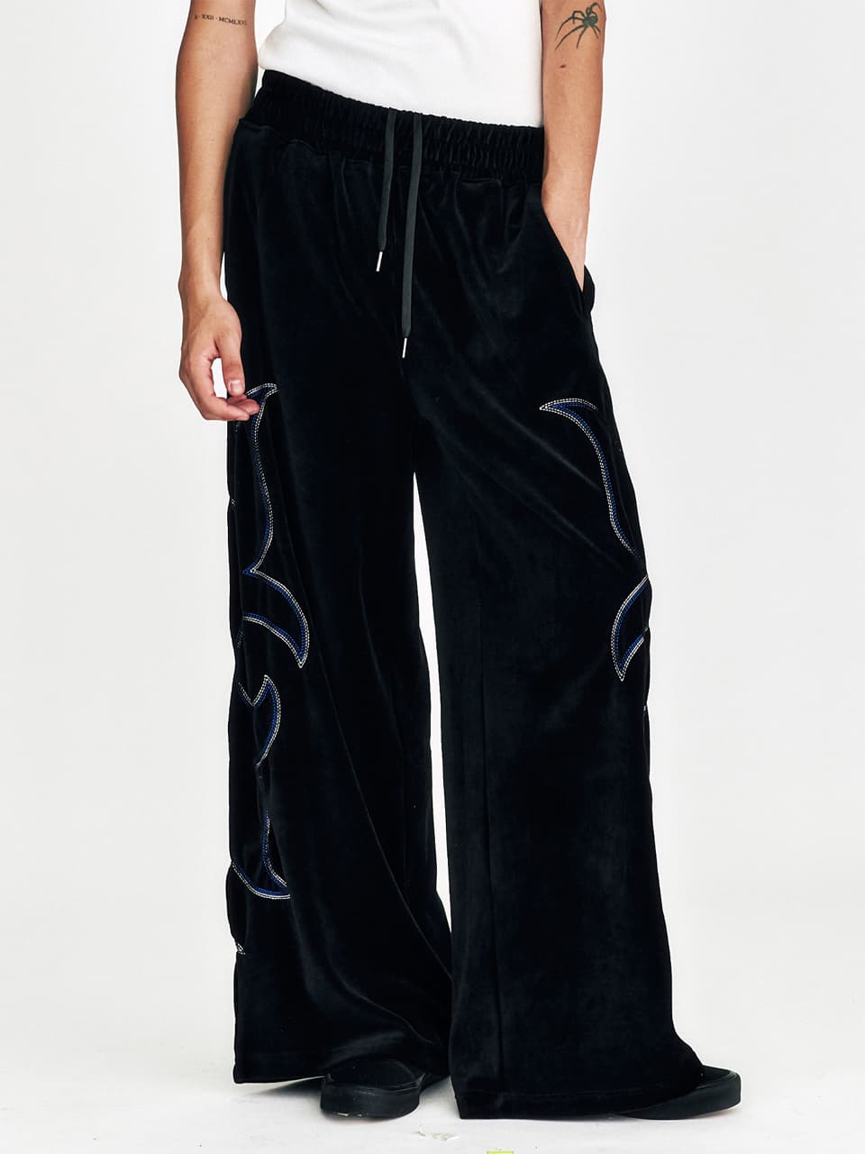 [SSERPE] WESTERN EMBROIDERY VELVET WIDE PANTS PUMA 7