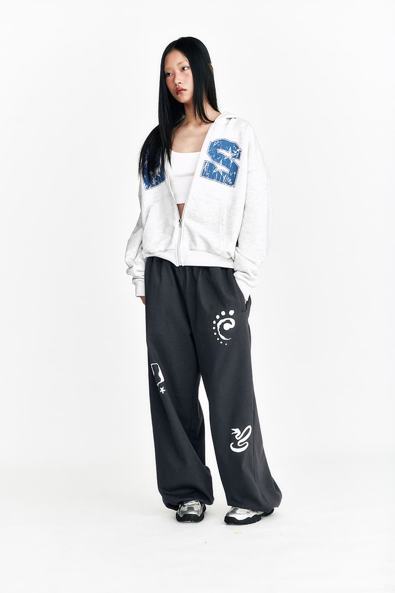 [SSERPE] SYMBOL EMBOSSED SWEAT PANTS 3