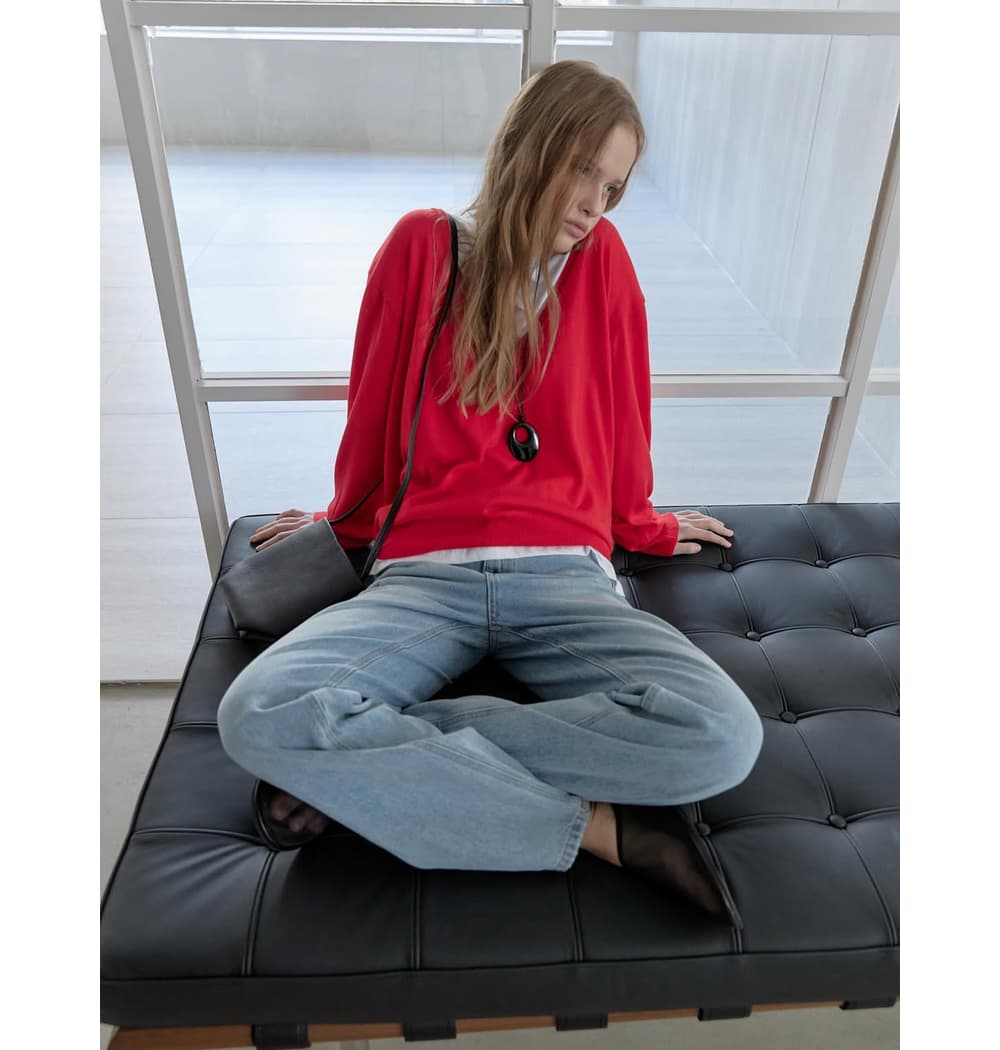 [CEST LA VIE] Deep V-Neck Pullover 5