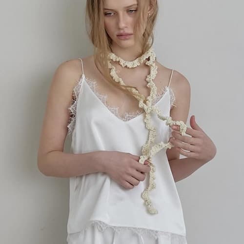 [CEST LA VIE] Rouge Lace Satin Sleeveless Blouse 1