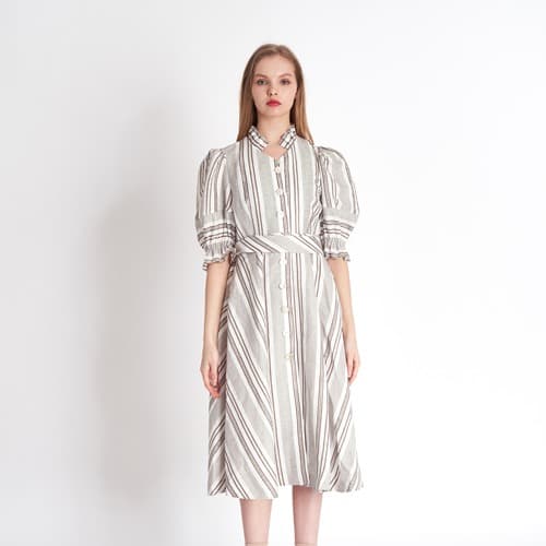 [FREAKS] Romantic Frill Neckline, Bell-Sleeved Shirt Dress 1
