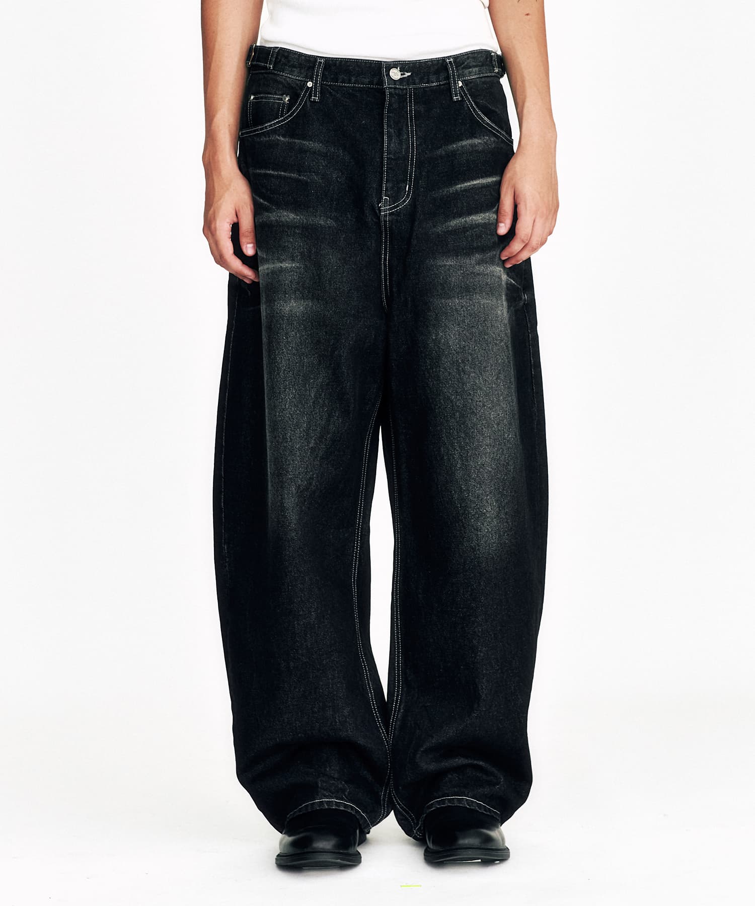 [SSERPE] NIGHT RIDER CURVED DENIM PANTS 3